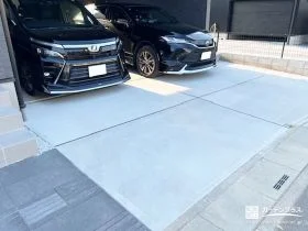 土間コンクリートで舗装したガレージ前スペース[施工後]