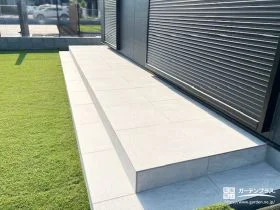 室内と屋外が自然につながる心地よいタイルデッキ[施工後]