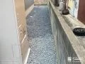 目が届かない場所の雑草対策に最適な砂利舗装