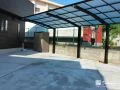変形地の敷地形状に合わせて設置した縦連棟カーポート