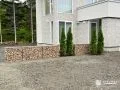 ガビオンとコニファーで魅せるナチュラルなデザイン塀