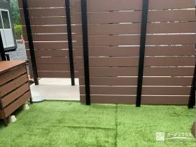 圧迫感なく視線をカットする目隠しフェンス[施工後]