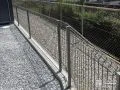 圧迫感なく境界を区切るメッシュフェンス