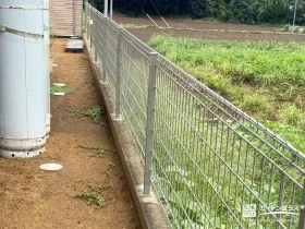 シンプルで耐久性に優れたメッシュフェンス[施工後]