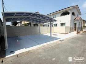 3台分を確保した、明るく機能的な駐車スペース[施工後]