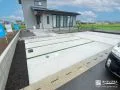 二種類の舗装材で魅せる駐車場と緑に包まれた心地よい新築外構