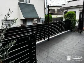 落ち着きあるグレートーンのウッドデッキ[施工後]