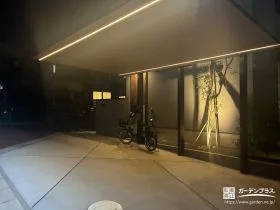 昼間とは異なる表情を楽しめる外構の照明設計[施工後]