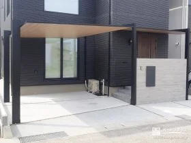 モダンな建物デザインを引き立てるファサード[施工後]