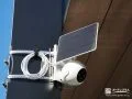 ソーラーパネル付きの屋外用防犯カメラ