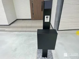シンプルモダンなお住まい前にマッチする機能門柱設置工事
