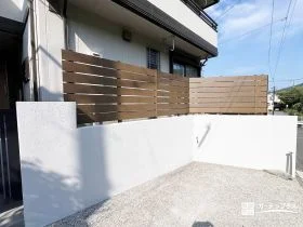 室内からは圧迫感のない心地よいプライベート空間[施工後]