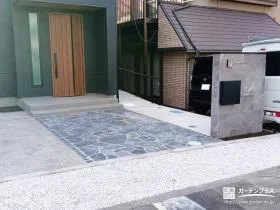 全体をモノトーンで統一したモダンな新築外構