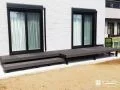 見た目も美しい段床付きのモダンでおしゃれなウッドデッキ