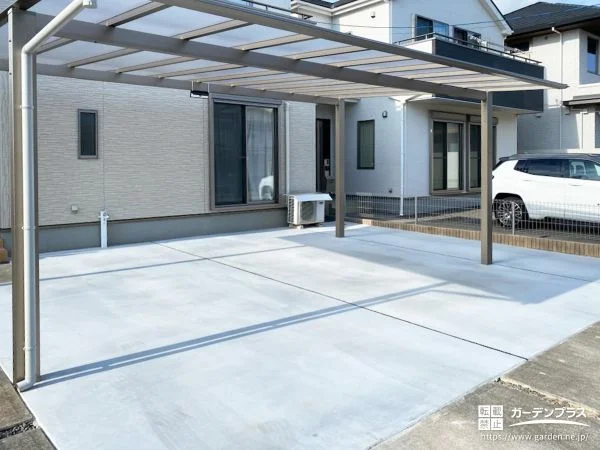 開放感のあるデザインで大切なお車を守るカーポートの設置工事