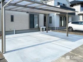 開放感のあるデザインで大切なお車を守るカーポートの設置工事