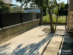 生い茂っていた植栽を伐採して明るい空間へ整えたリフォーム工事