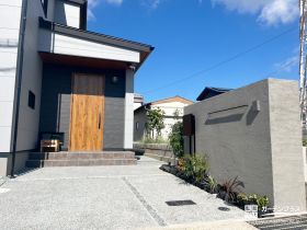 門まわりを主役にした、シンプルで心地よい新築外構