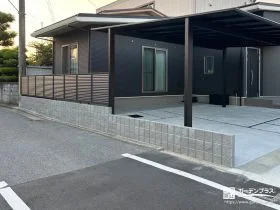 目隠しフェンスも引き立てるおしゃれな境界塀[施工後]