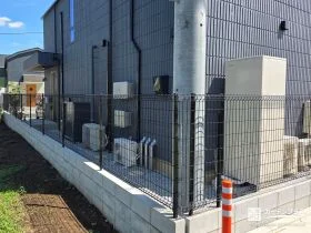 暮らしの安心感がぐっと高まるメッシュフェンス[施工後]