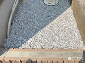 白砂利を敷設し明るい印象に仕上げた犬走り[施工後]