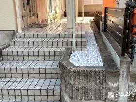 植栽スペースに白砂利を敷設し上品に雑草対策[施工後]