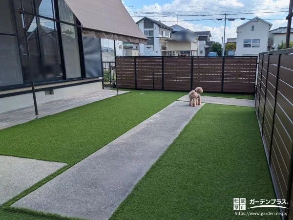 ワンちゃんがのびのび過ごせるナチュラルなお庭のリフォーム工事