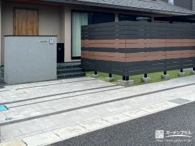 ２色のインターロッキングを組み合わせた玄関アプローチ[施工後]