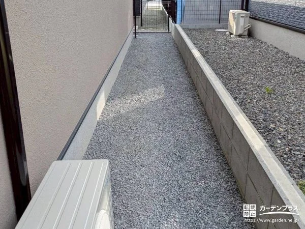 雑草対策した犬走り