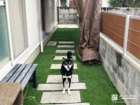人工芝の緑が鮮やかなお庭[施工後]