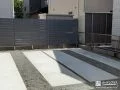 駐車スペースを整え目隠しフェンスを設置したリフォーム工事