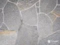 玄関アプローチの乱形石「ブルーシークォーツ乱形」