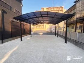 明るく上質に仕上げた、インターロッキングの個性が光る駐車スペース[施工後]