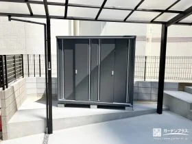 落ち着いた色合いで魅せる、実用性の高い物置[施工後]