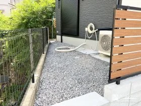 ローメンテナンスと安心感を両立した、敷地まわりの整備[施工後]