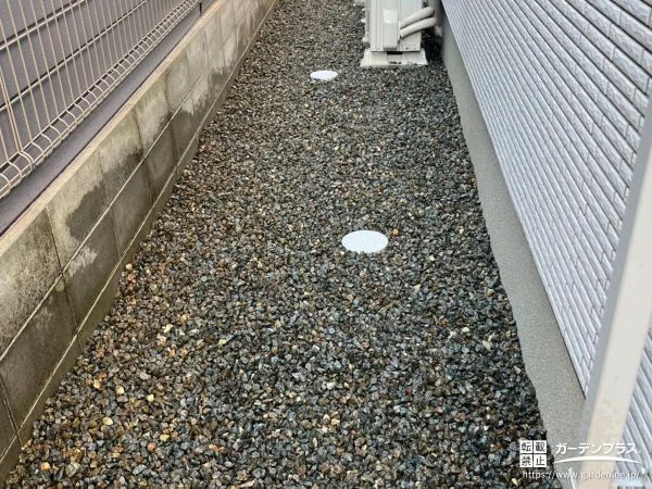 犬走りの水はけを向上させ雑草も防いだローメンテナンス化工事