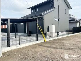 それぞれの用途に合ったフェンスを組み合わせた外構プラン[施工後]