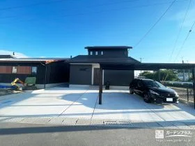 シンプルで暮らしに寄り添う新築外構