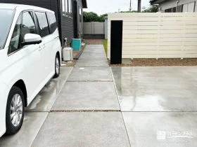 メリハリのある玄関アプローチ[施工後]