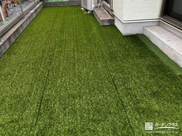 No.27388 緑鮮やかな人工芝で明るく心地よく整えた主庭のリフォーム工事[施工後]