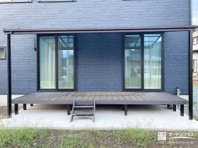 雨の日も家族の時間が広がる心地よいデッキ空間[施工後]