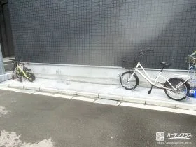スタイリッシュなデザインのサイクルラック[施工後]