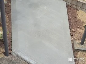 平らでいつでも快適に歩行できる玄関アプローチ[施工後]