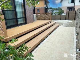 デッキと園路がつなぐ心地よい庭へリフォーム工事