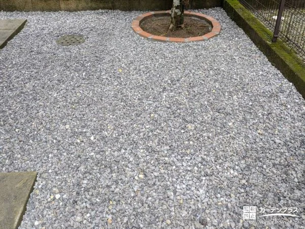 防草シートと砂利の敷設で雑草対策と排水性を向上させた工事