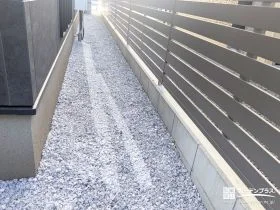 日々の管理がしやすいすっきりとした犬走り[施工後]