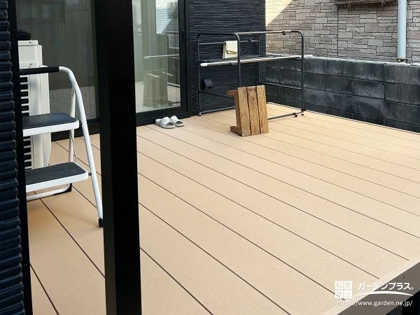暮らしの中で気軽に外時間を楽しめるデッキスペース