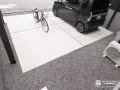 土間コンクリートで舗装したフラットでお手入れもしやすい駐車スペース