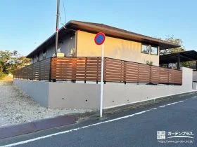 道路からの視線をやわらかく遮るプライベートな外構[施工後]