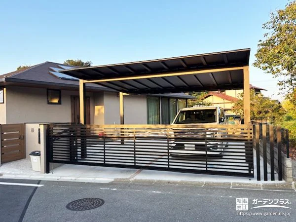 駐車や来客時のゆとりを確保した使いやすさと上質さが両立する新築外構